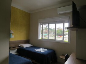 Adoro Hotel