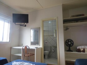 Adoro Hotel