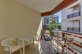 Canas Center Residence