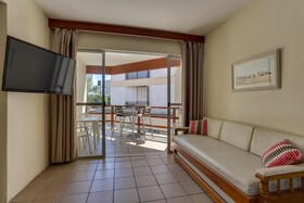 Canas Center Residence