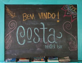 Costa Hostel Bar