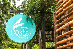 Costa Hostel Bar