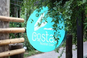 Costa Hostel Bar