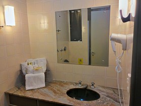 Cris Hotel