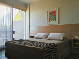 Cris Hotel