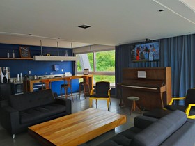 Cris Hotel