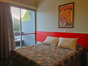 Cris Hotel