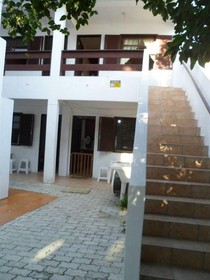 Ingleses Residence