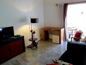 Little Hostel Jurere Internacional