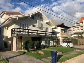 Suites Jurere Internacional