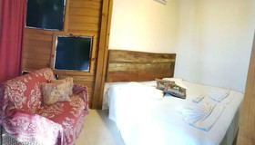 Thaiji Pousada E Parador