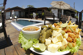 Thaiji Pousada E Parador