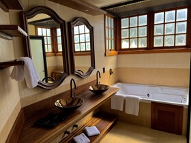 Woodstone Gramado Hotel