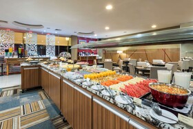 Wyndham Golden Foz Suites