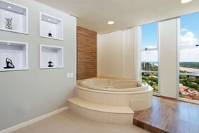 Wyndham Golden Foz Suites