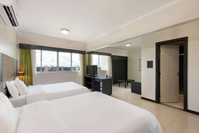 Wyndham Golden Foz Suites