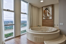 Wyndham Golden Foz Suites