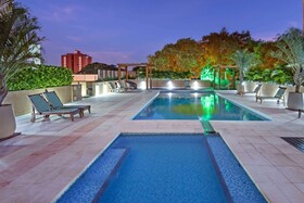 Wyndham Golden Foz Suites