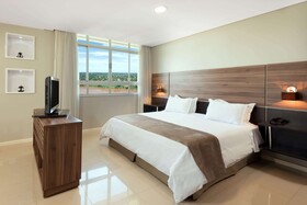 Wyndham Golden Foz Suites