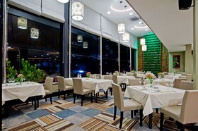 Wyndham Golden Foz Suites