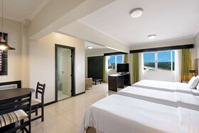 Wyndham Golden Foz Suites