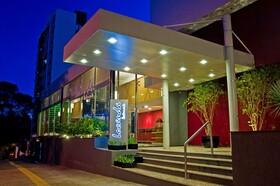 Wyndham Golden Foz Suites