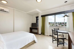 Wyndham Golden Foz Suites