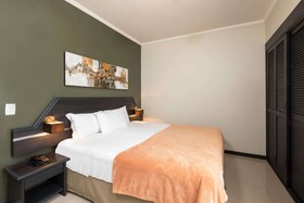 Wyndham Golden Foz Suites