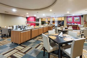 Wyndham Golden Foz Suites