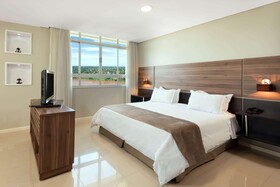 Wyndham Golden Foz Suites