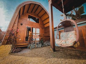 Ombak Bagus Surf Villa Desert Point