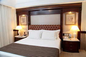 Bourbon Londrina Business