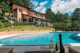 Village Du Lac Hotel