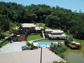 Village Du Lac Hotel