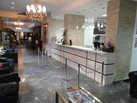 Fast 10 City Hotel
