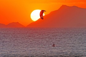 Longboard Paradise Surfclub