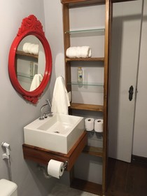 Cliffside Guest House & Experience