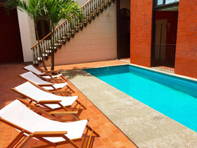 Villa 25 Hostel & Suites