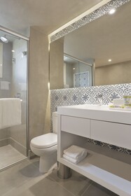Yoo2 Rio de Janeiro, Tapestry Collection by Hilton