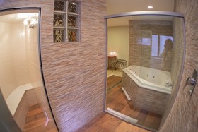 Mondrian Suite Hotel