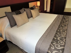 Mondrian Suite Hotel