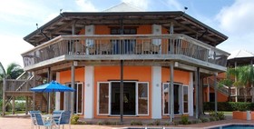Running Mon Sunrise Marina & Resort