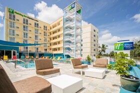 Holiday Inn Express & Suites Nassau