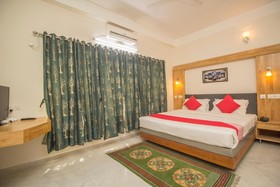 Ibiss Hotel by OYO Rooms