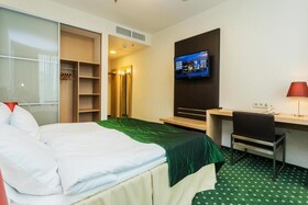 Green City Hotel