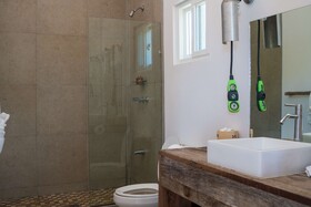 Thatch Caye, a Muy'Ono Resort