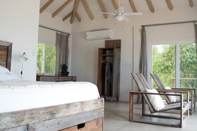 Thatch Caye, a Muy'Ono Resort