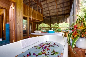 Sweet Songs Jungle Lodge, a Muy'Ono Resort