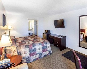 Motel 6 Brooks