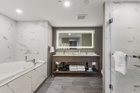 Best Western Premier Calgary Plaza Hotel & Conference Centre